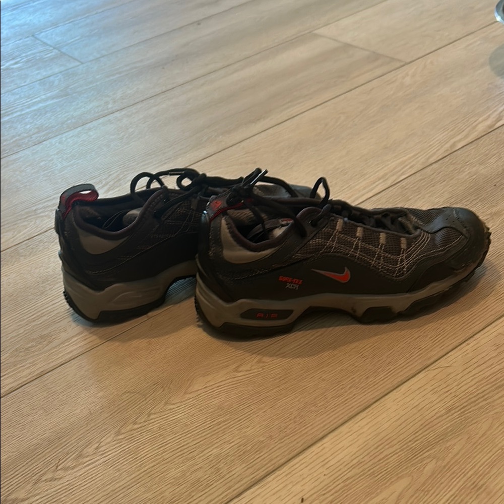 Nike Men's Black and Gray Sneakers